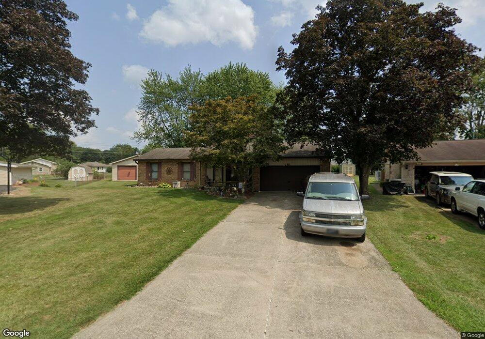 181 Woodlane Dr, Columbus, IN 47201 - photo 1