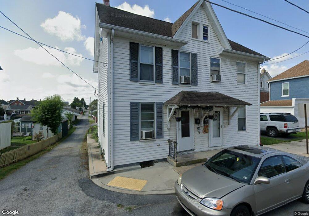 354 W 2nd St, Waynesboro, PA 17268 - photo 1