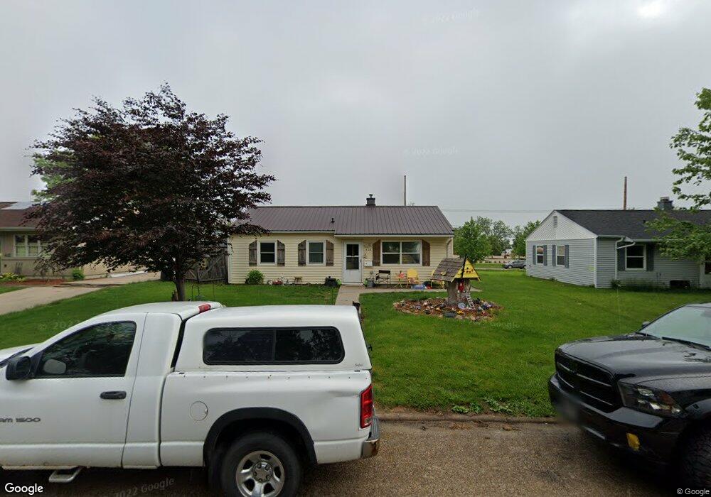 408 Linwood St SW, Cedar Rapids, IA 52404 - photo 1