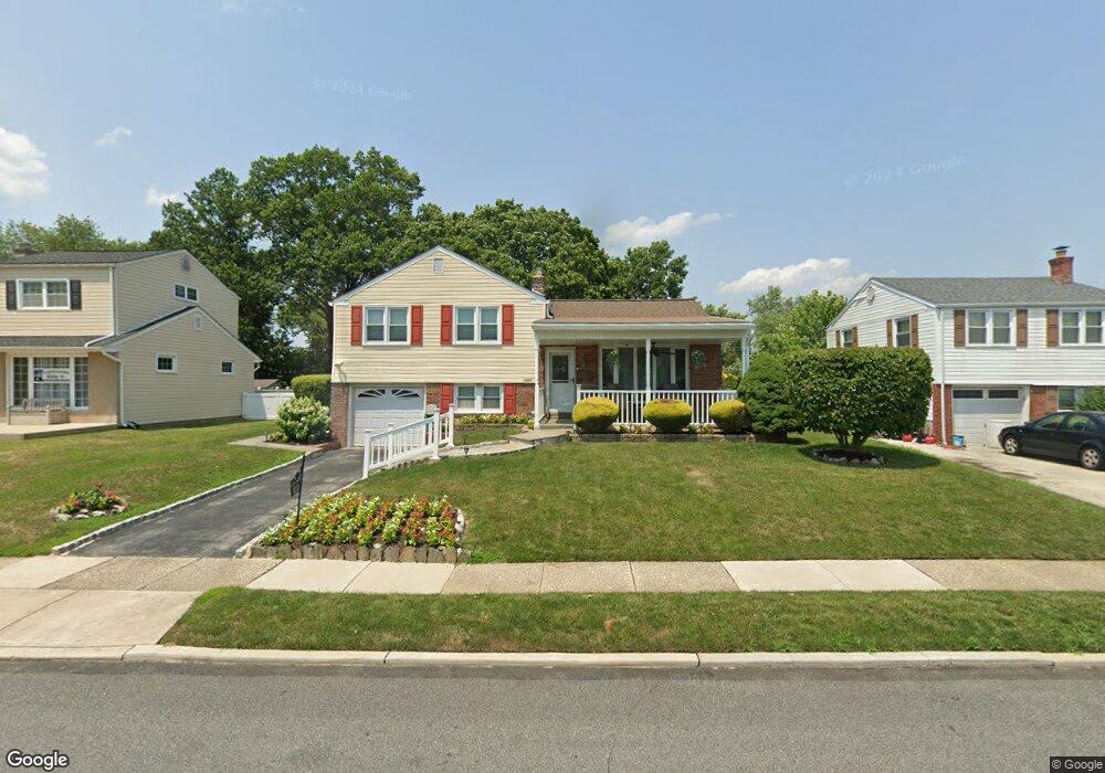 1033 Vauclain Ave, Woodlyn, PA 19094 - photo 1