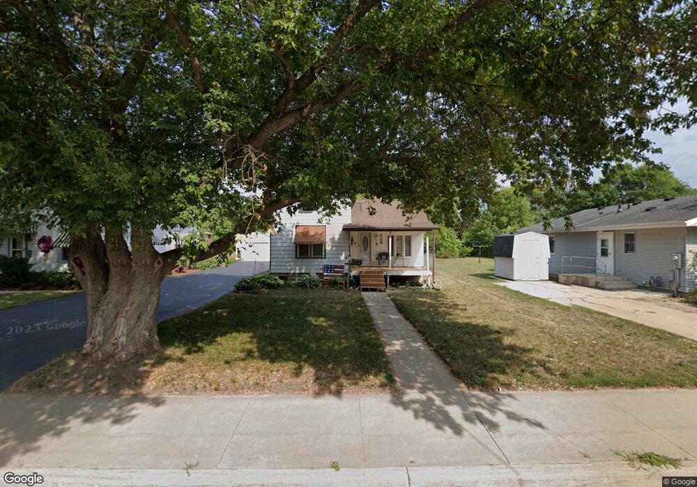 305 4th St SE, Austin, MN 55912 - photo 1