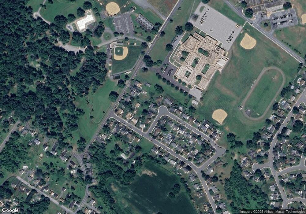 33 Eisenhower Dr, Boyertown, PA 19512 - photo 1