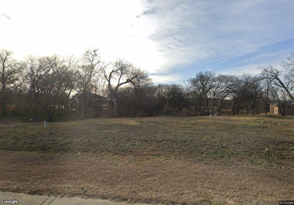 1016 Mesquite Ct, Grand Prairie, TX 75104 - photo 1