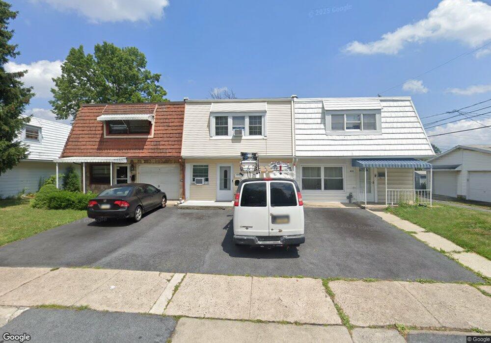 857 Tacoma St, Allentown, PA 18109 - photo 1