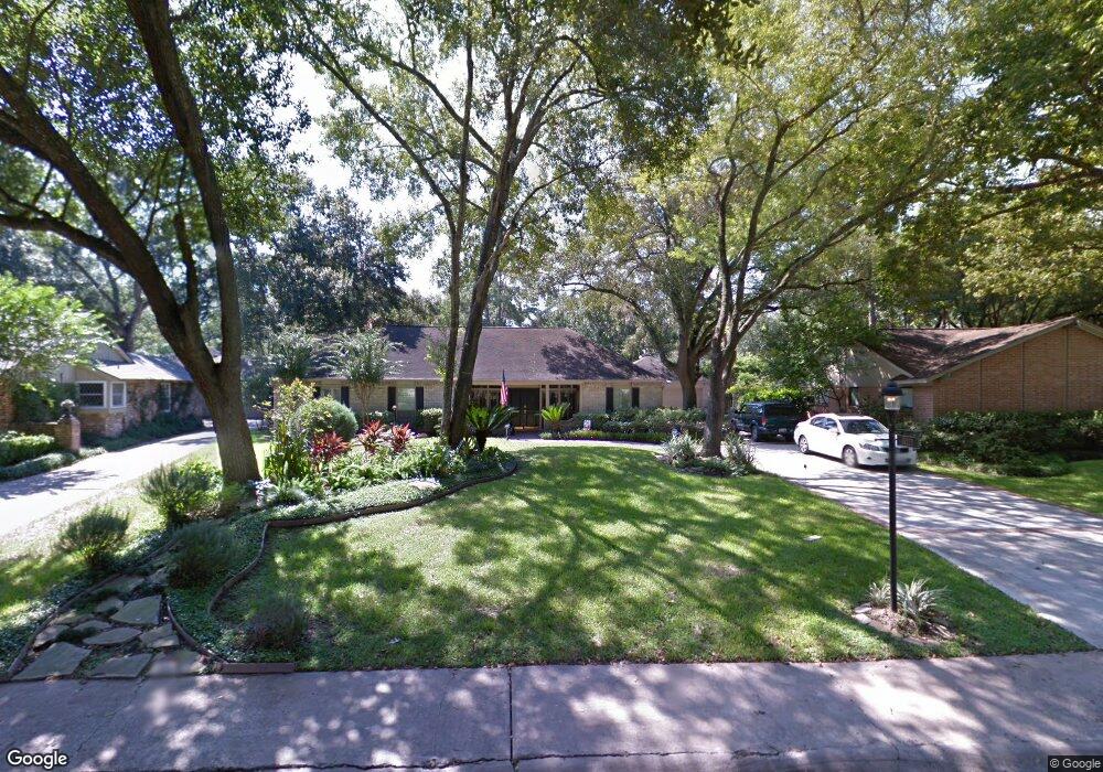 10223 Green Tree Rd, Houston, TX 77042 - photo 1