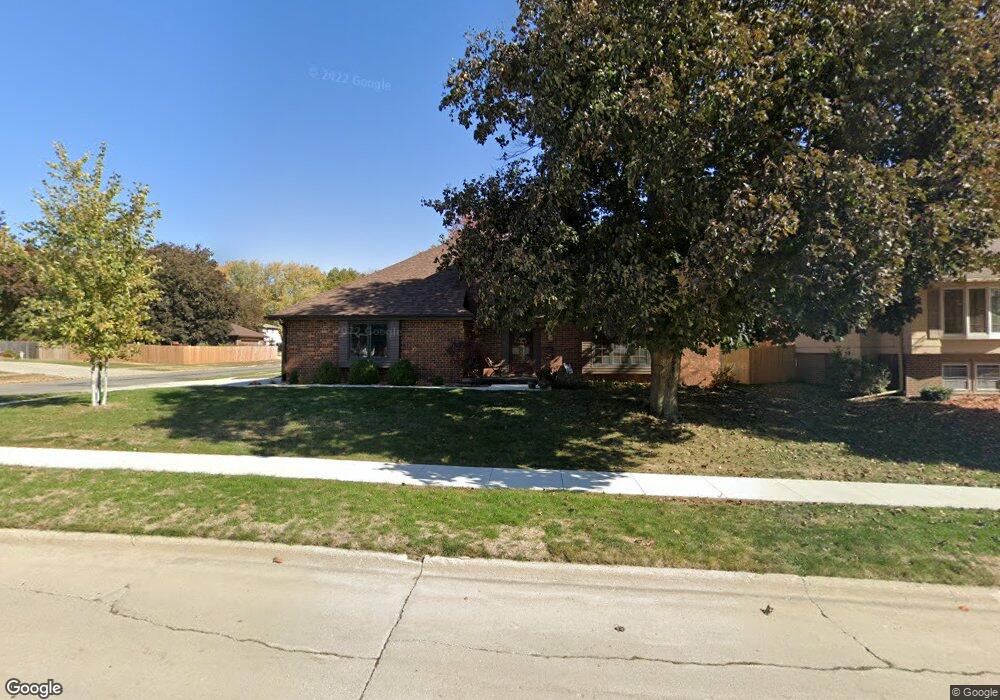 724 E 15th St N, Newton, IA 50208 - photo 1