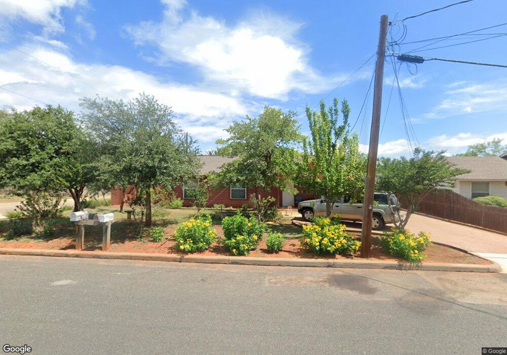 710 Fulton St, Fredericksburg, TX 78624 - photo 1