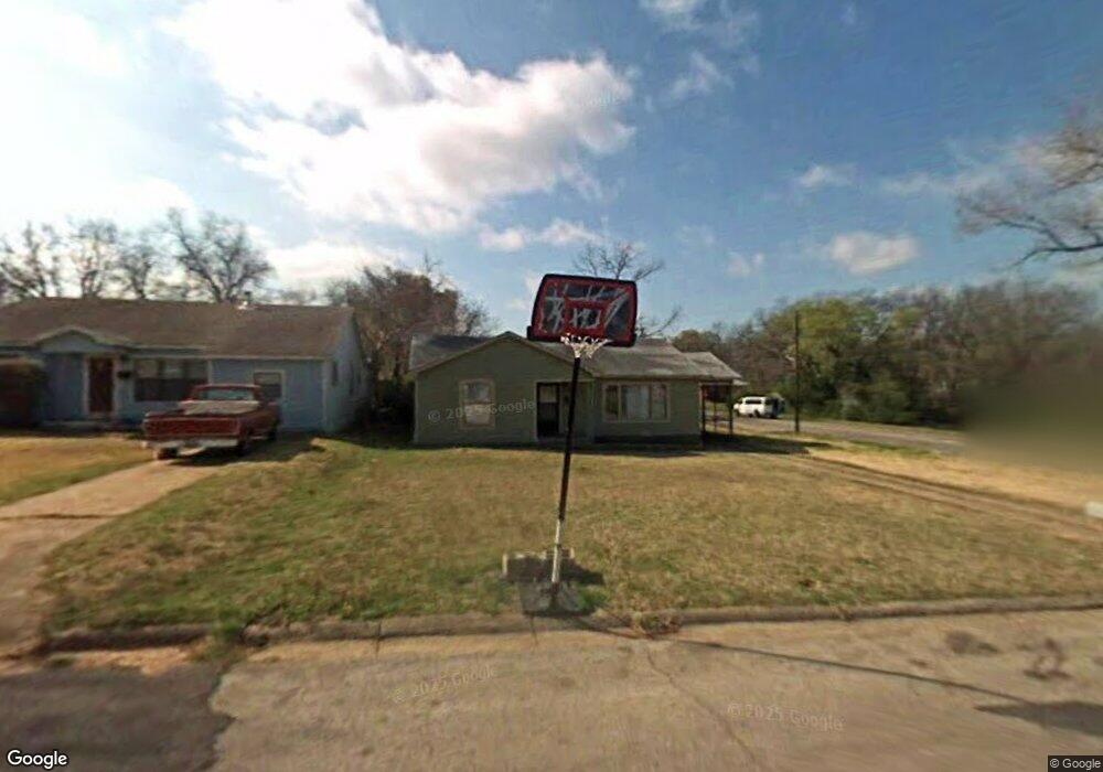 1030 W Elm St, Denison, TX 75020 - photo 1