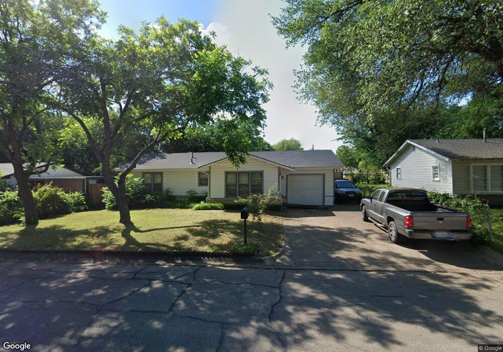 1011 Williams Ave, Cleburne, TX 76033 - photo 1