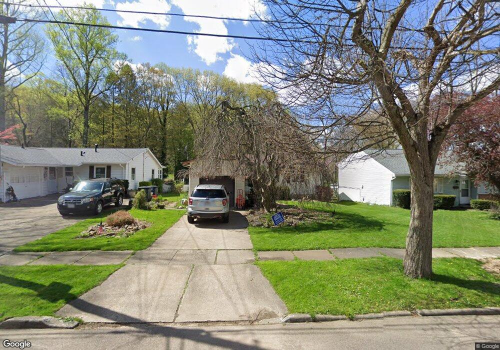 1522 Hilton Dr, Akron, OH 44313 - photo 1