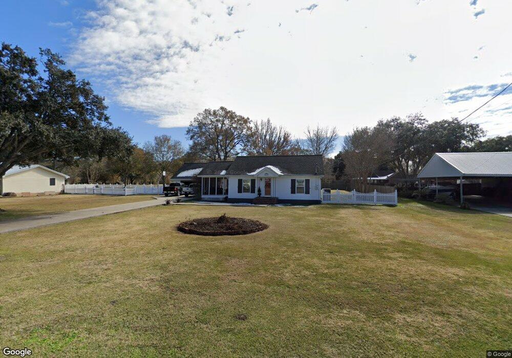 1713 Yvonne Saunier Dr, New Iberia, LA 70560 - photo 1