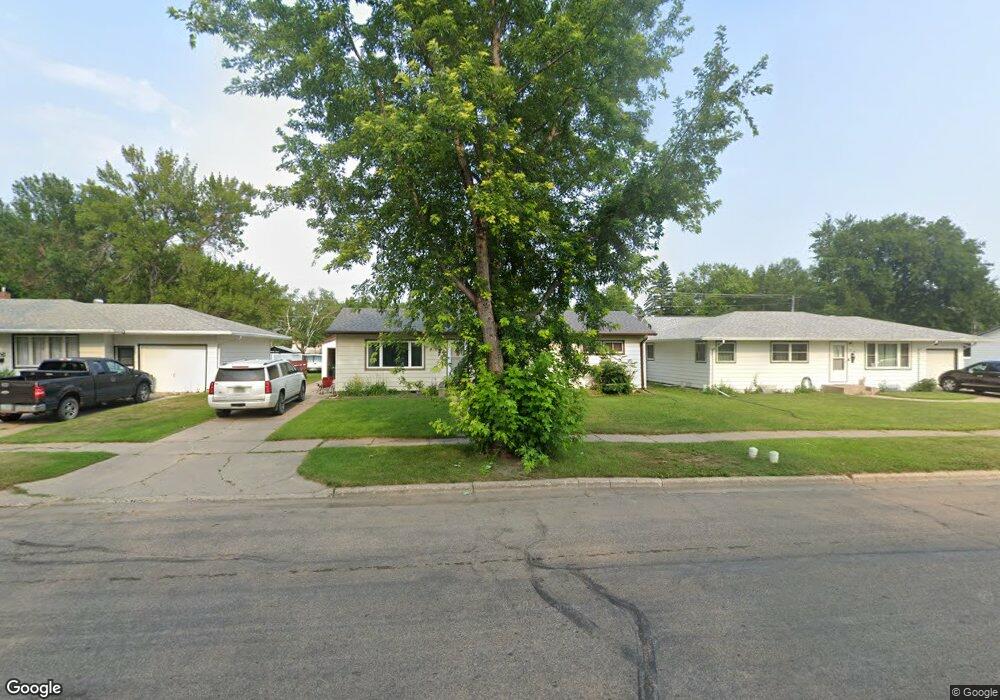 322 15th Ave NE, Jamestown, ND 58401 - photo 1