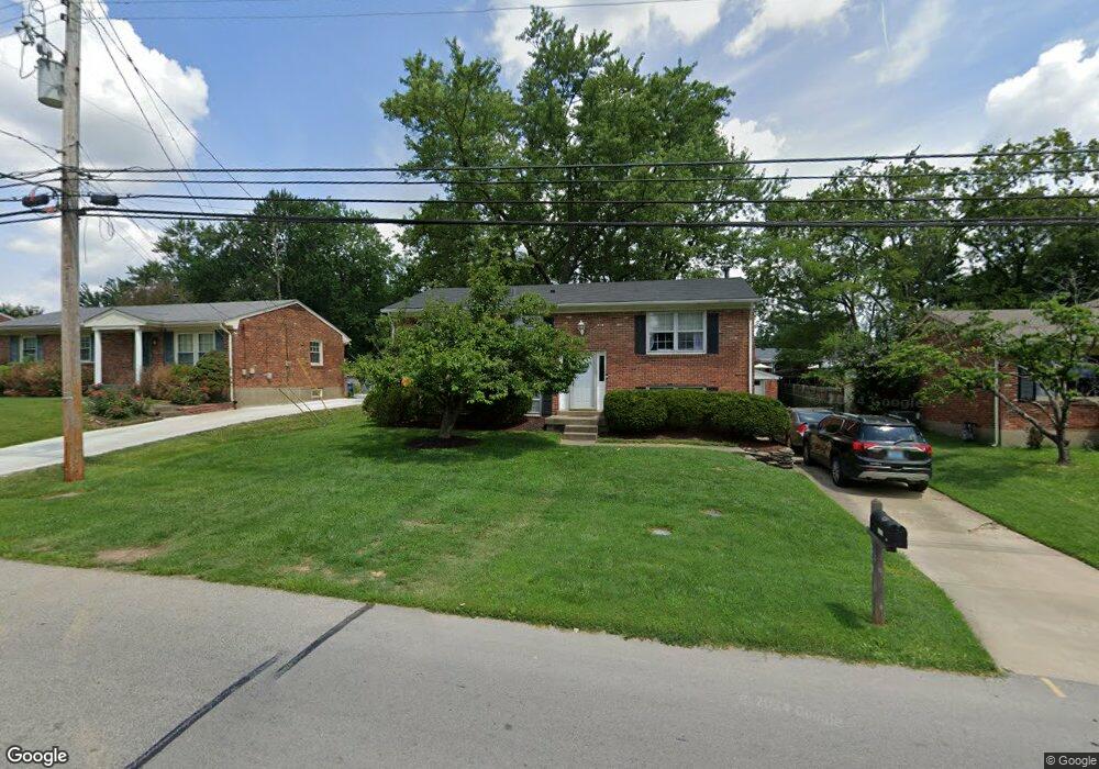 9321 Hudson Ln, Louisville, KY 40291 - photo 1