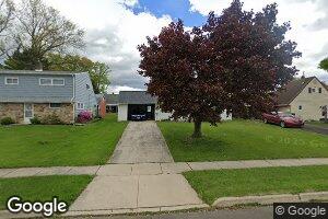 286 Appletree Dr, Levittown, PA 19055