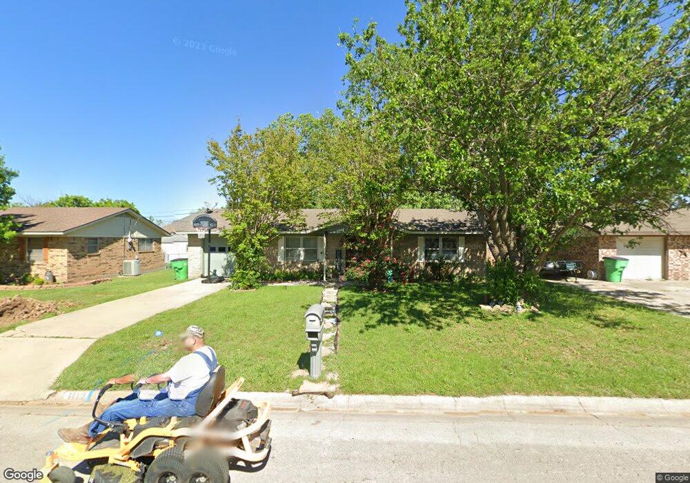 1112 Kent Dr, Gainesville, TX 76240 - photo 1