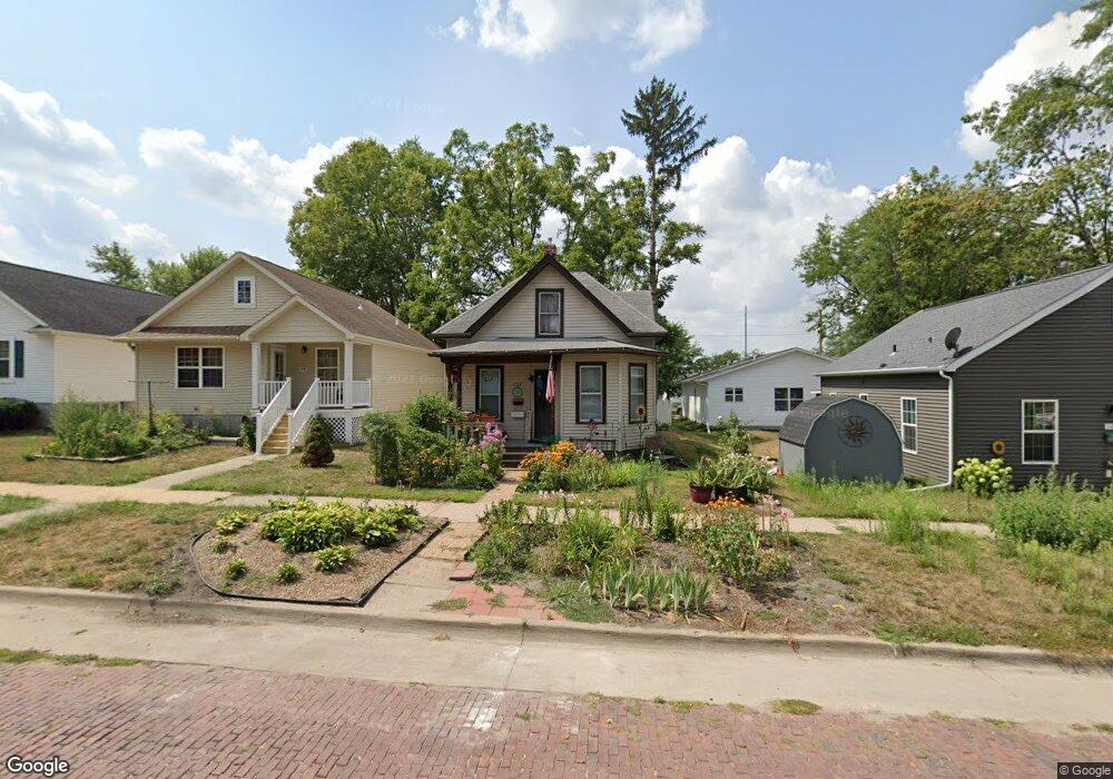 1107 9th St SE, Cedar Rapids, IA 52401 - photo 1