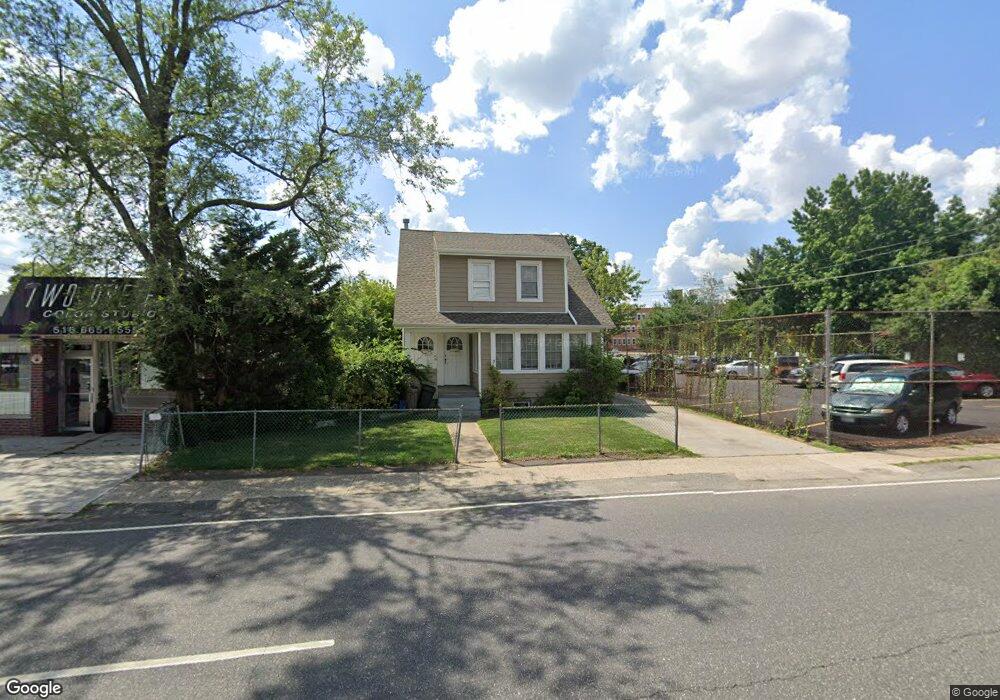 2746 Oceanside Rd, Oceanside, NY 11572 - photo 1