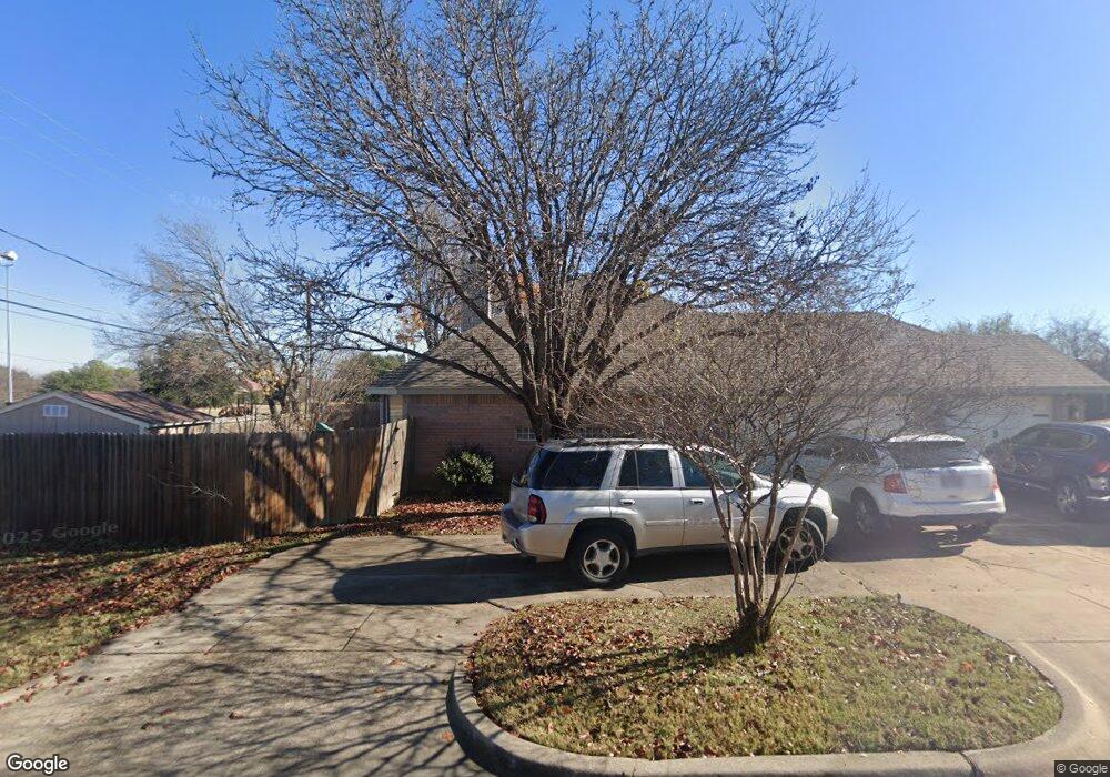 7901 Lynda Ln, North Richland Hills, TX 76180 - photo 1