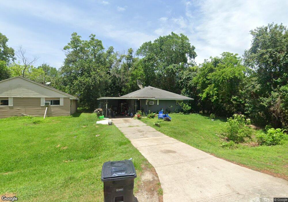 429 E Park St, Alvin, TX 77511 - photo 1