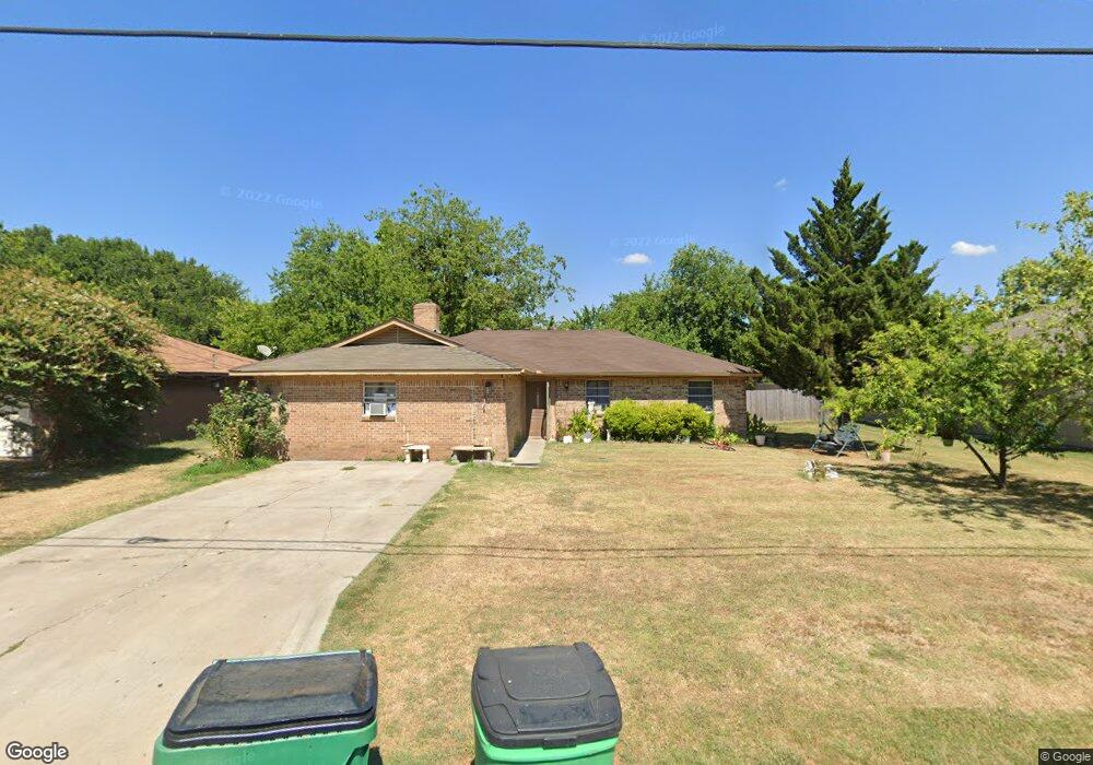 1224 S Clements St, Gainesville, TX 76240 - photo 1