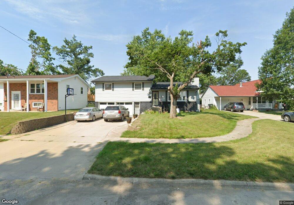 632 26th St NW, Cedar Rapids, IA 52405 - photo 1