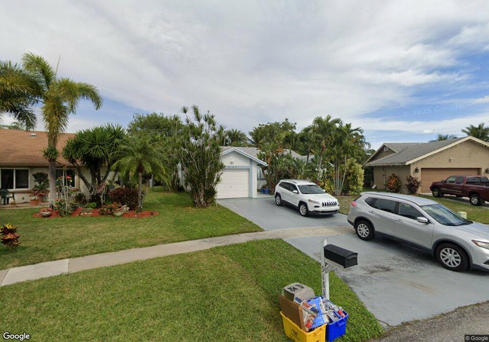 9183 Edgemont Ln, Boca Raton, FL 33434 - photo 1