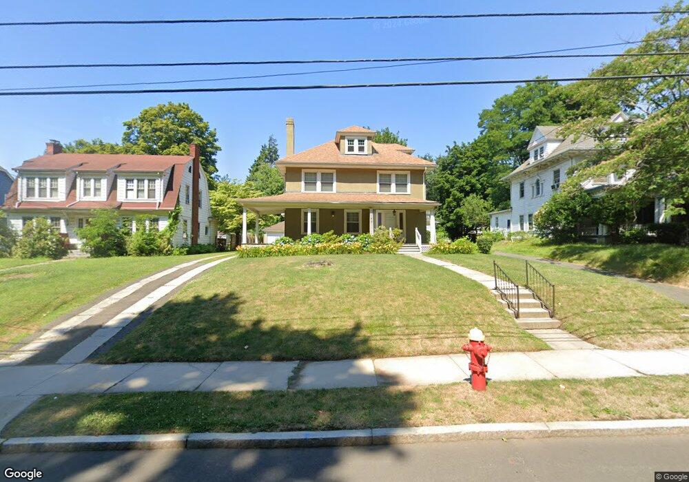 189 Ridgefield St, Hartford, CT 06112 - photo 1