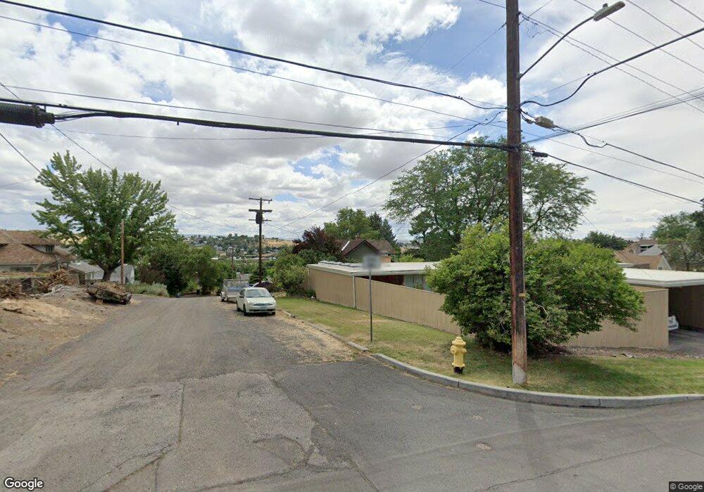 413 NW 3rd St, Pendleton, OR 97801 - photo 1