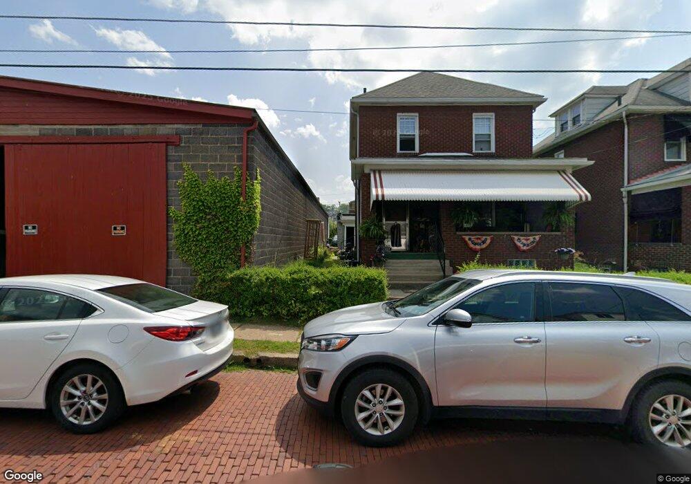 400 1/2 Walnut St, Vandergrift, PA 15690 - photo 1