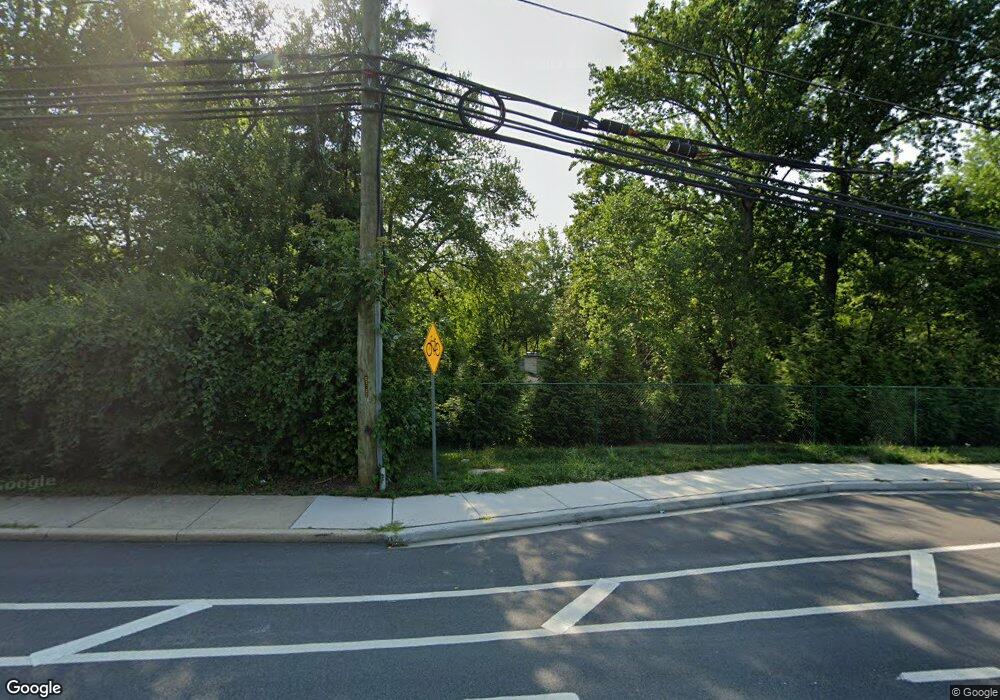 6001 Neilwood Dr, Rockville, MD 20852 - photo 1