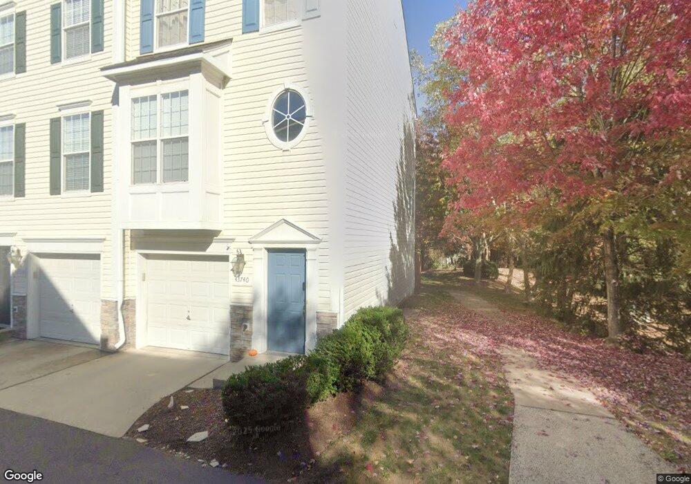 43740 Clear Lake Square unit 9, Ashburn, VA 20147 - photo 1