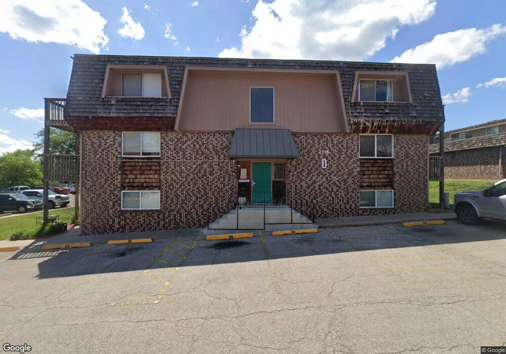 2318 SW Briarwood Plaza, Topeka, KS 66611 - photo 1