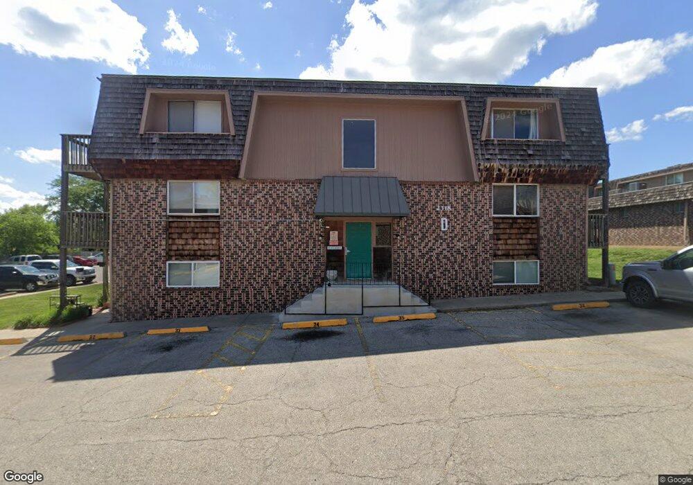 2318 SW Briarwood Plaza unit 305 D, Topeka, KS 66611 - photo 1