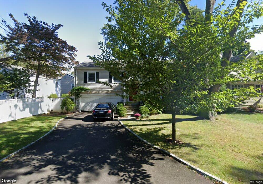 25 Brownhouse Rd, Old Greenwich, CT 06870 - photo 1