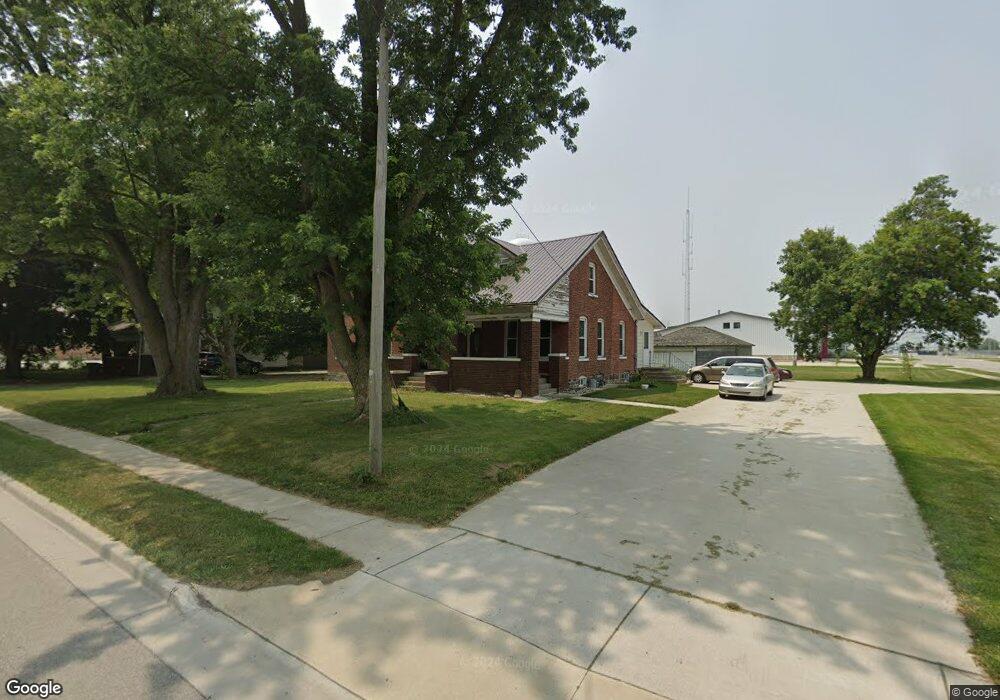 712 S Main St, Topeka, IN 46571 - photo 1