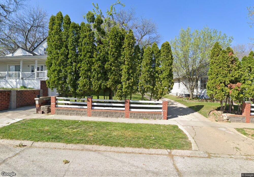 2737 Meek Ave, Des Moines, IA 50311 - photo 1