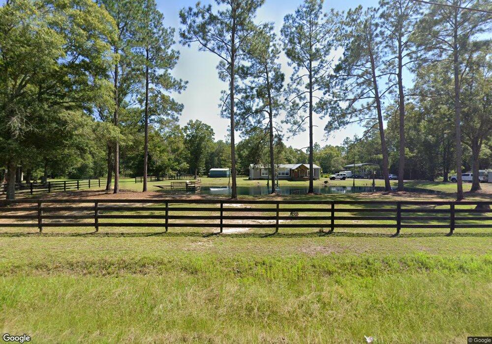 637 Harvey Vickers Rd, Douglas, GA 31535 - photo 1