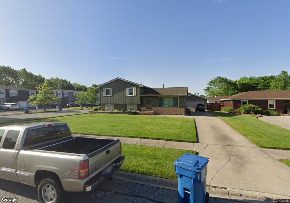 1017 Ivanhoe Ln, Dyer, IN 46311 - photo 1