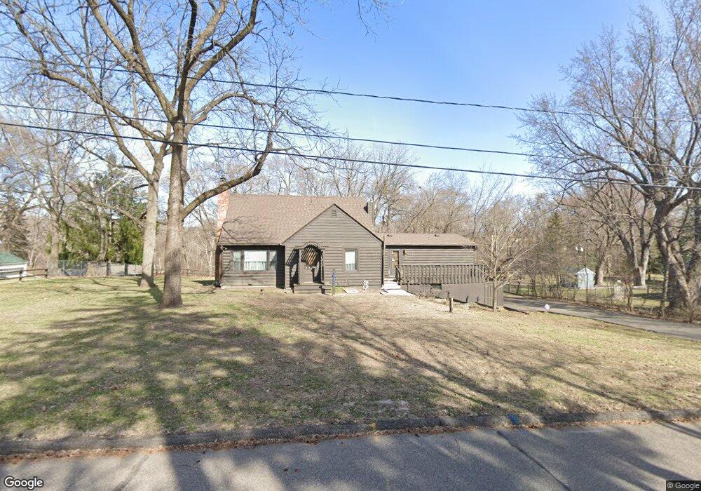 5005 Beacon Hill Rd, Minnetonka, MN 55345 - photo 1