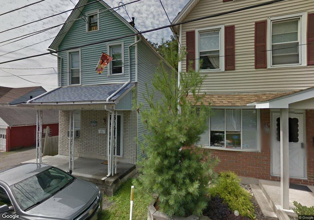 126 S Pine St, Nazareth, PA 18064 - photo 1