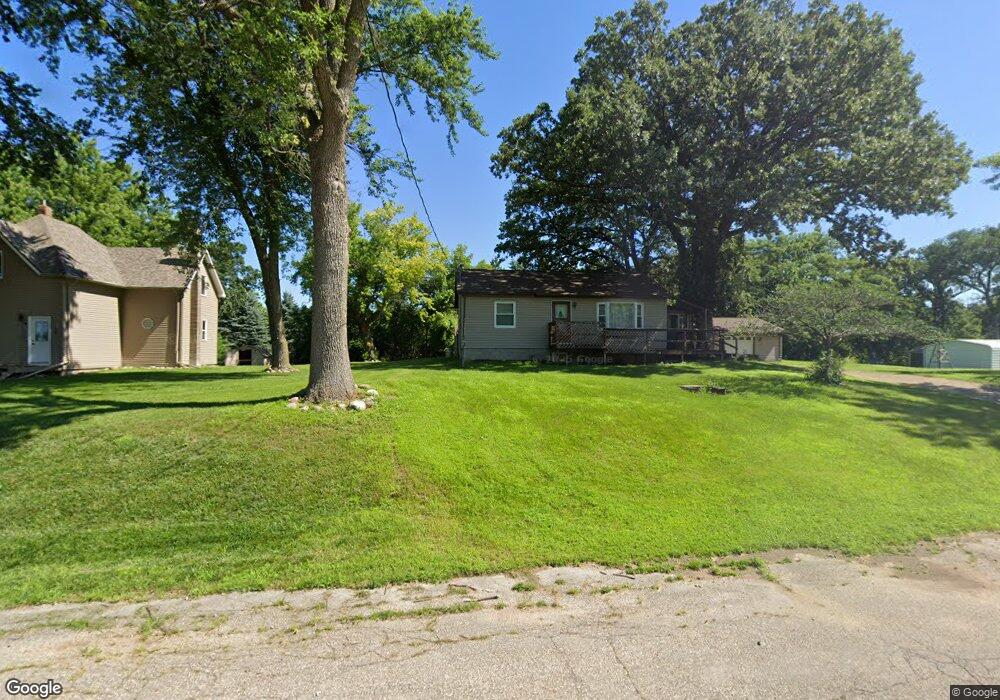 716 NW 2nd St, Blue Earth, MN 56013 - photo 1