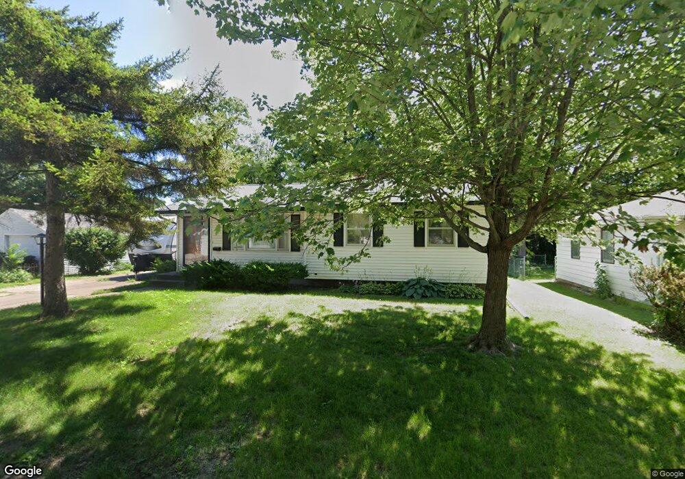 1809 Lookout Ln, Davenport, IA 52804 - photo 1