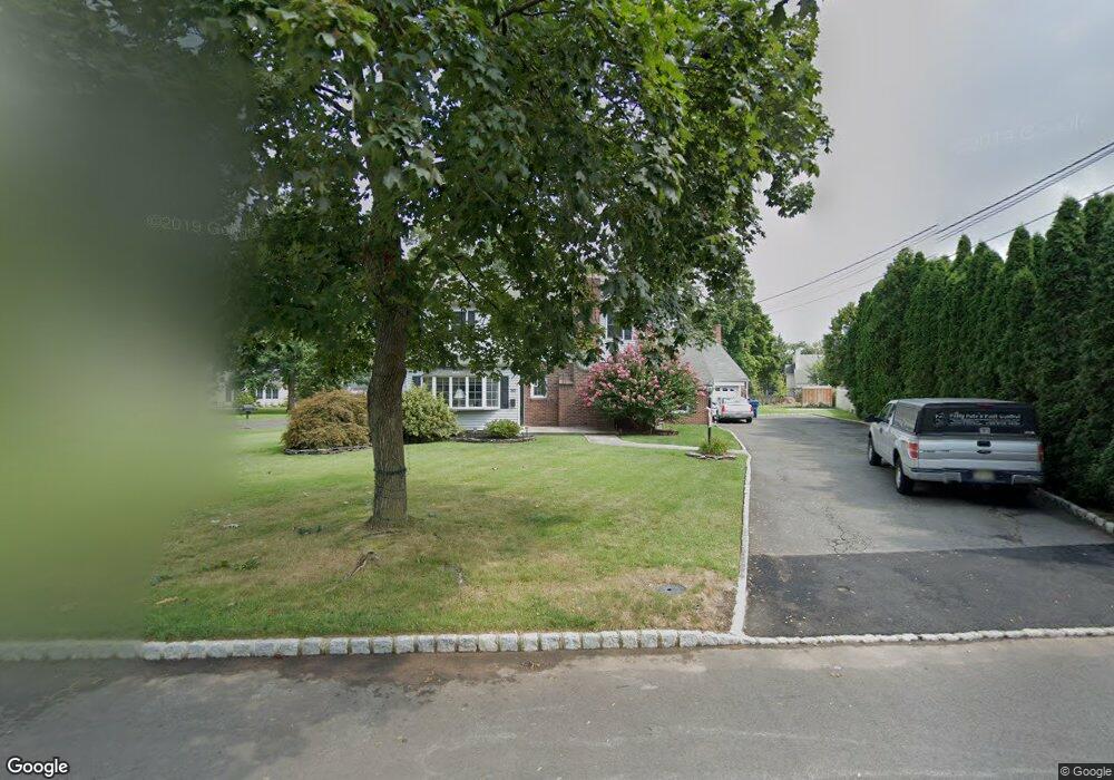 32 Locust Grove Dr, Clark, NJ 07066 - photo 1