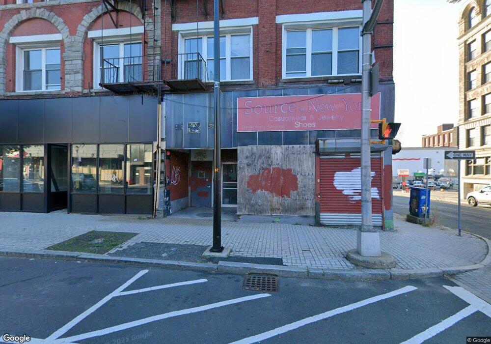 366-372 High St unit 17, Holyoke, MA 01040 - photo 1