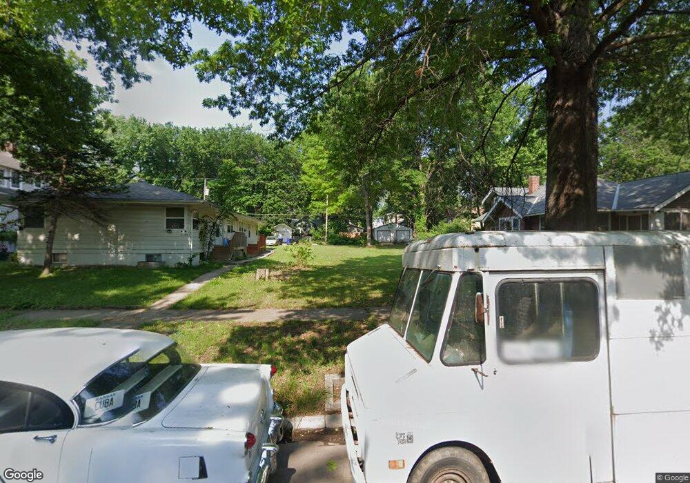 1913 SW Lincoln St, Topeka, KS 66604 - photo 1