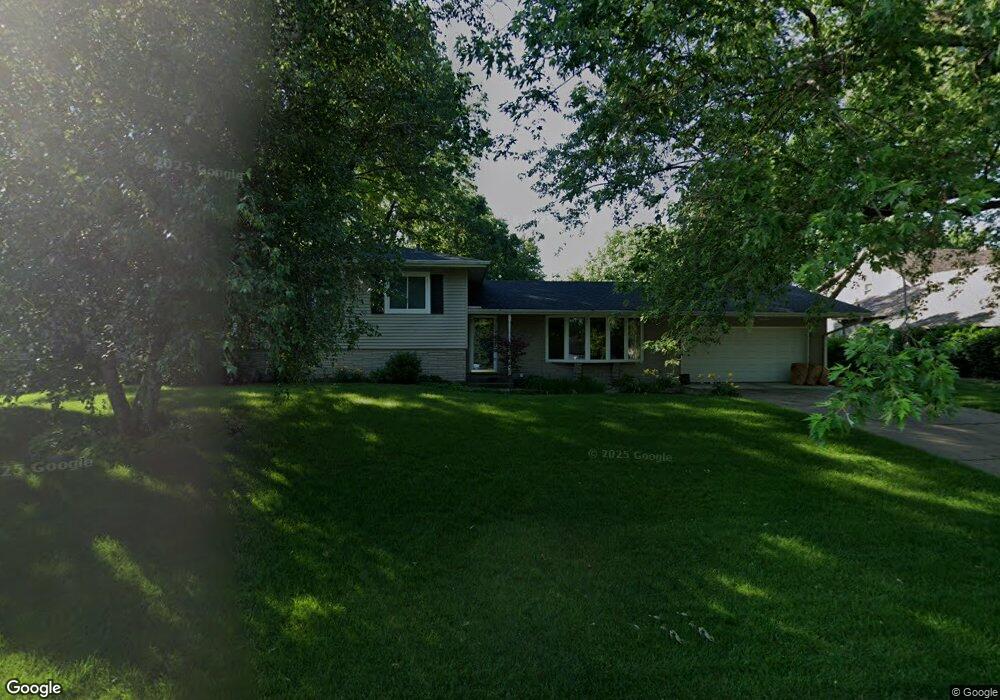 17 Oakbrook Place, Bettendorf, IA 52722 - photo 1