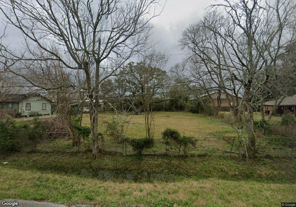 108 Lulac St, Alvin, TX 77511 - photo 1