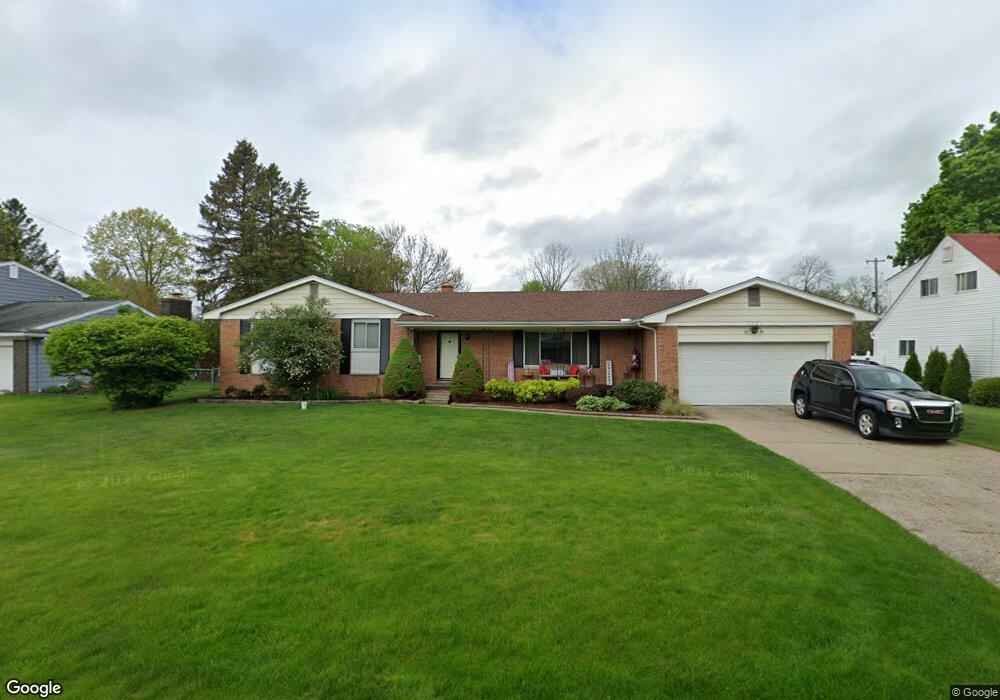 1121 Cabot Dr, Flint, MI 48532 - photo 1