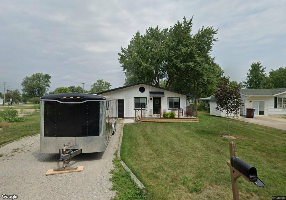 1437 W South St, Bluffton, IN 46714 - photo 1