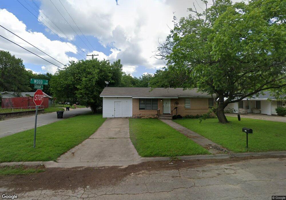 612 N Wood St, Cleburne, TX 76033 - photo 1